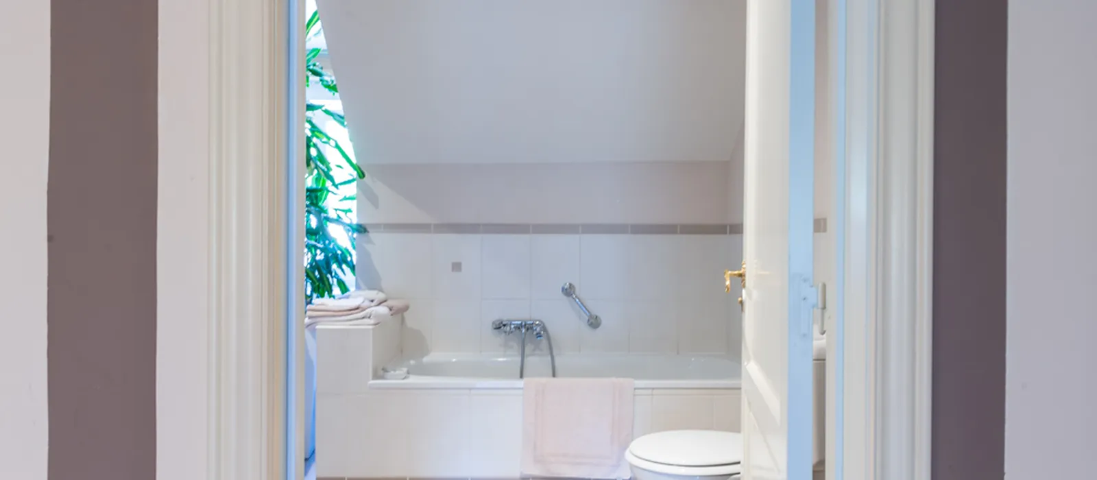 1770285748-16B) jachtkamer badkamer (1)